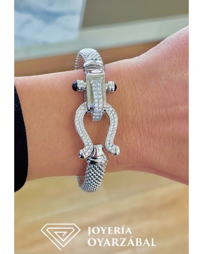 Pulsara media caña con diseño herradura